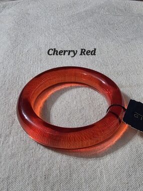NWT Vintage Bijoux Givenchy "Cherry Red" Lucite Bangle Bracelet – Unsigned